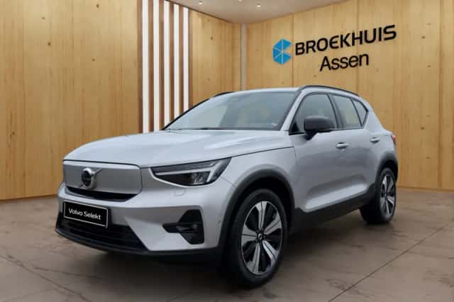 Volvo XC40 (2023) thumbnail 1