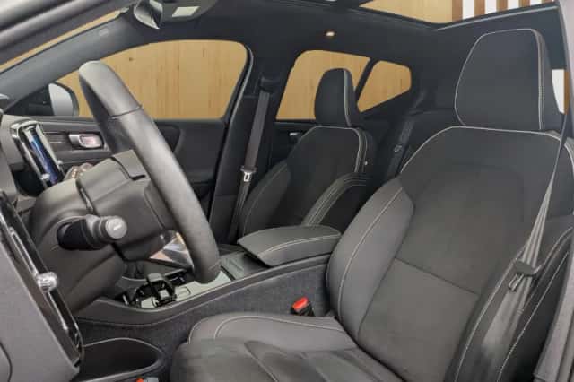 Volvo XC40 (2022) thumbnail 5