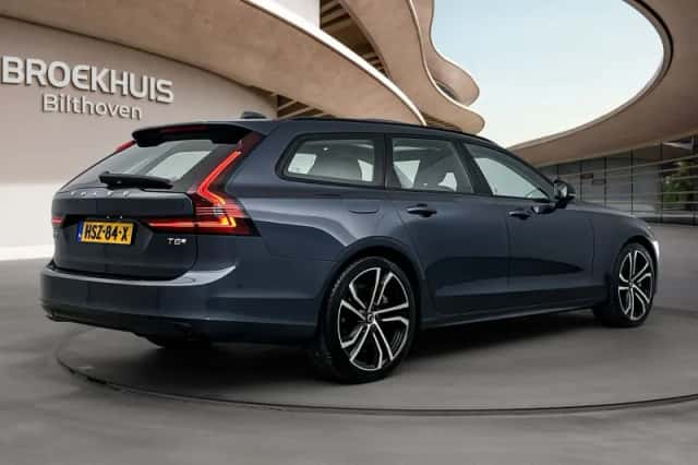 Volvo V90 (2025) thumbnail 3