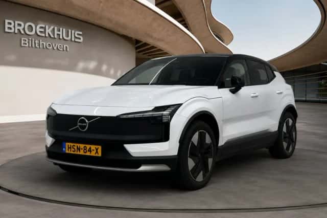 Volvo EX30 (2025) thumbnail 2