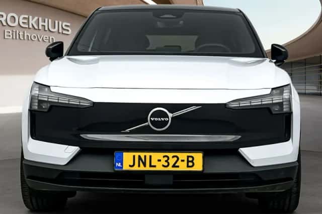 Volvo EX30 (2025) thumbnail 5