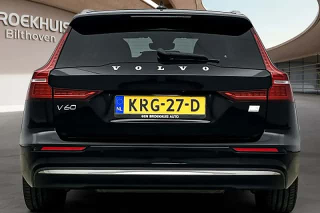 Volvo V60 (2022) thumbnail 6