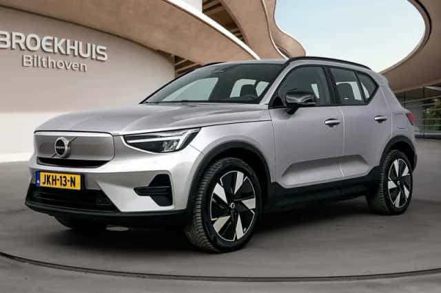 Volvo EX40 (2025) thumbnail 1