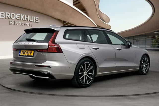 Volvo V60 (2025) thumbnail 3