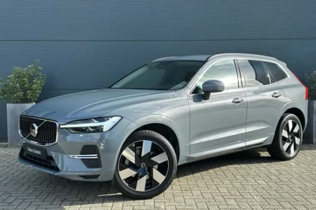 Volvo XC60 (2022) thumbnail 1