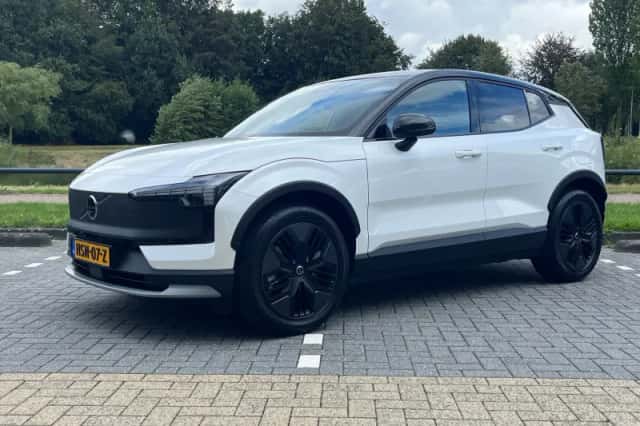 Volvo EX30 (2025) thumbnail 1