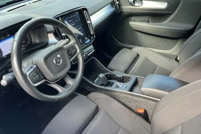 Volvo XC40 (2020) thumbnail 2