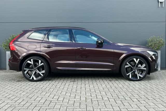 Volvo XC60 (2025) thumbnail 3