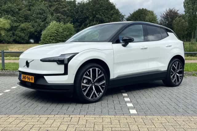 Volvo EX30 (2025) thumbnail 1