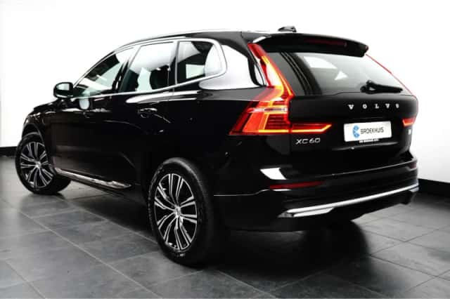 Volvo XC60 (2022) thumbnail 4