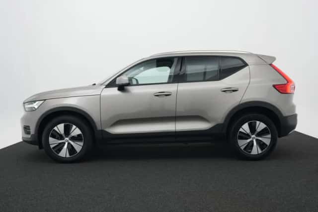Volvo XC40 (2021) thumbnail 3