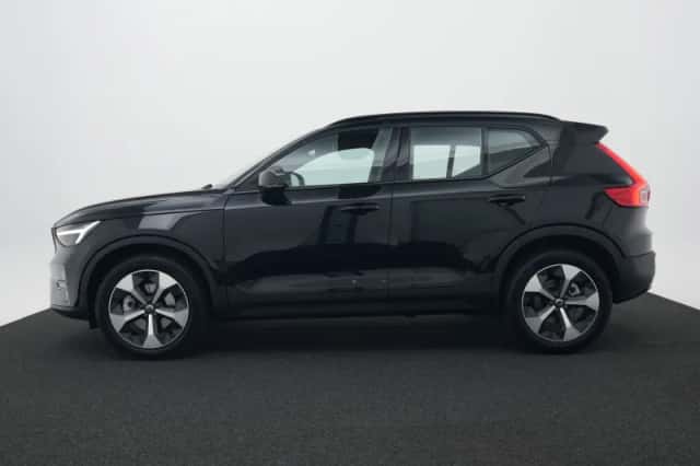 Volvo XC40 (2025) thumbnail 3