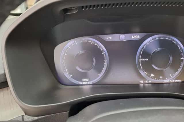 Volvo XC40 (2021) thumbnail 6