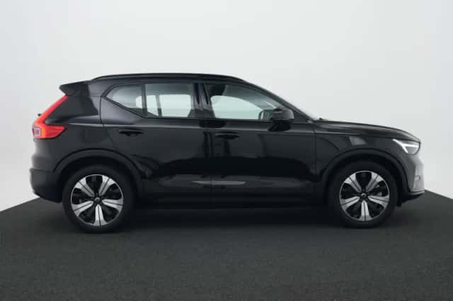 Volvo XC40 (2022) thumbnail 4