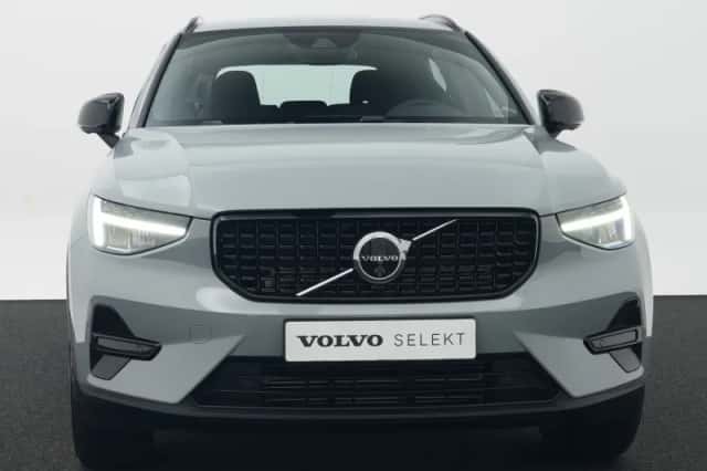 Volvo XC40 (2023) thumbnail 5