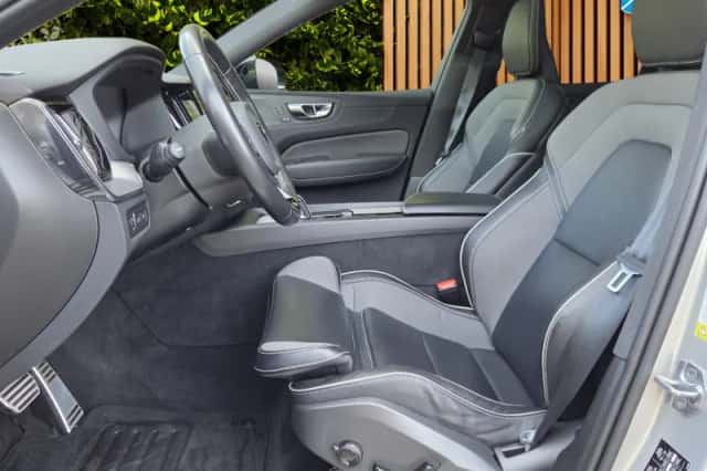 Volvo XC60 (2020) thumbnail 5