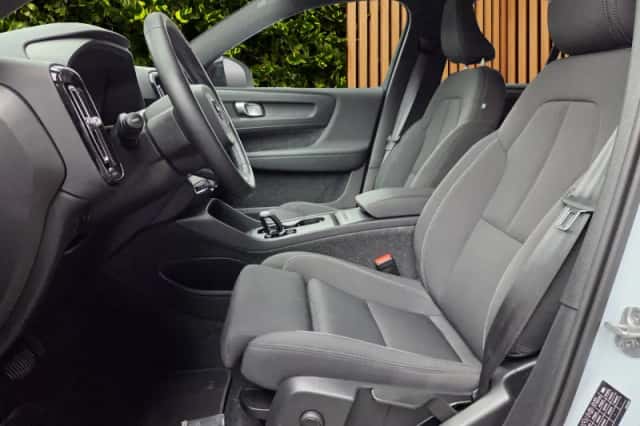Volvo EX40 (2025) thumbnail 5