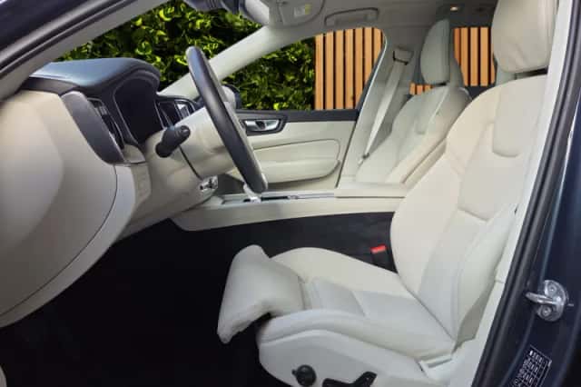 Volvo XC60 (2022) thumbnail 4
