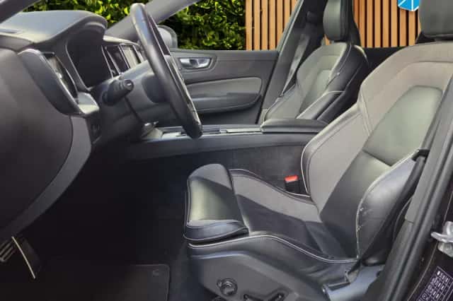 Volvo XC60 (2022) thumbnail 6