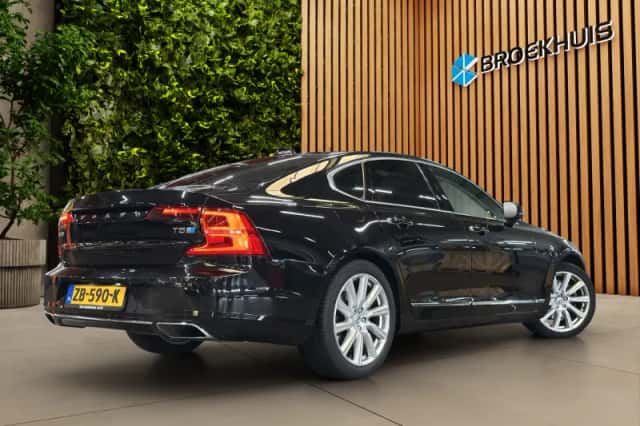 Volvo S90 (2017) thumbnail 4