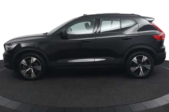 Volvo XC40 (2022) thumbnail 2