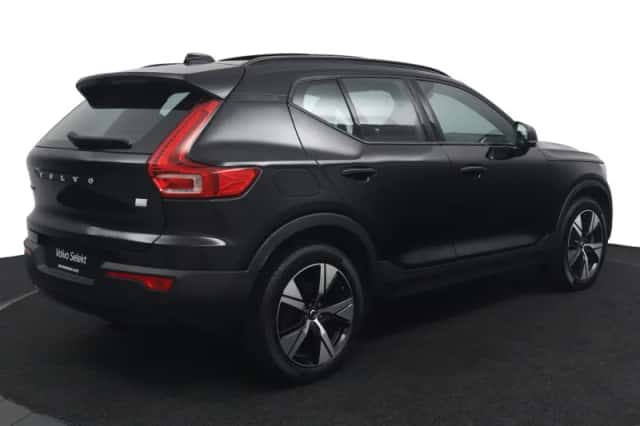 Volvo XC40 (2022) thumbnail 3