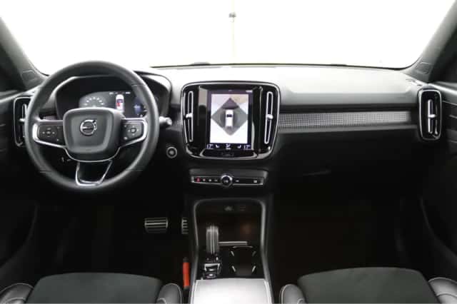 Volvo XC40 (2022) thumbnail 4