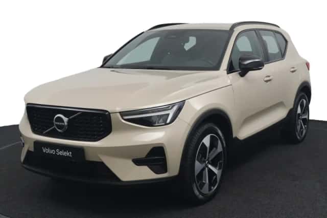 Volvo XC40 (2025) thumbnail 1