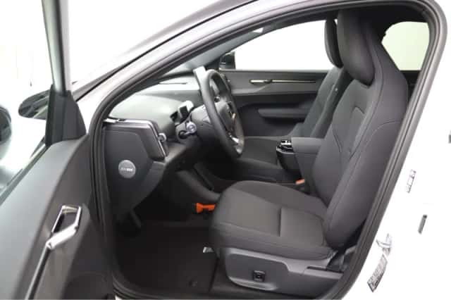 Volvo EX30 (2026) thumbnail 6