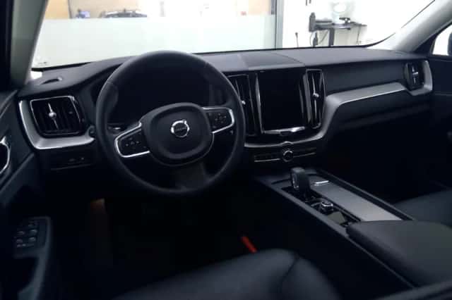 Volvo XC60 (2022) thumbnail 5