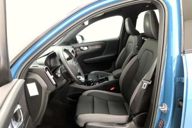 Volvo XC40 (2022) thumbnail 4
