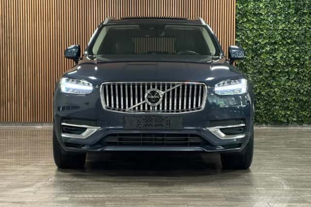 Volvo XC90 (2022) thumbnail 2