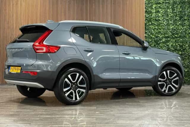 Volvo XC40 (2020) thumbnail 3