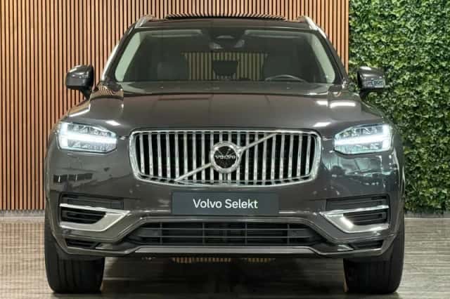 Volvo XC90 (2023) thumbnail 2