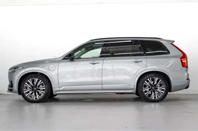 Volvo XC90 (2024) thumbnail 2
