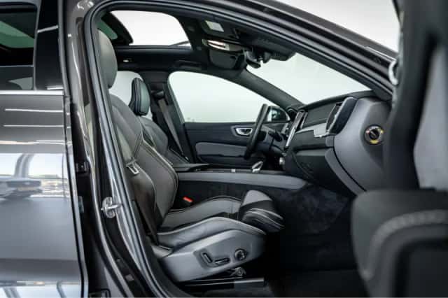 Volvo XC60 (2023) thumbnail 6