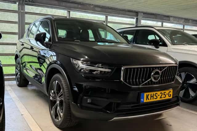 Volvo XC40 (2021) thumbnail 3