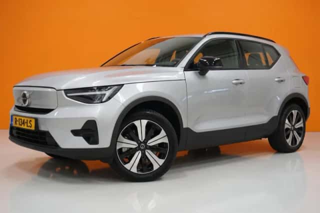 Volvo XC40 (2022) thumbnail 1