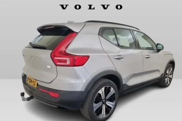Volvo XC40 (2022) thumbnail 4