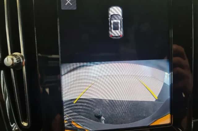 Volvo XC40 (2022) thumbnail 5