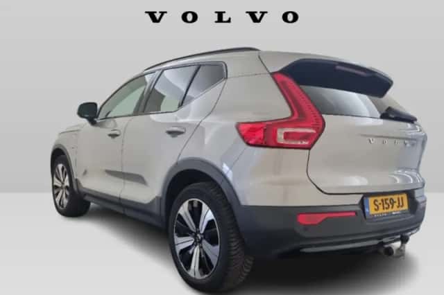 Volvo XC40 (2023) thumbnail 4