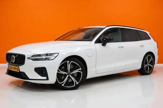 Volvo V60 (2024) thumbnail 1