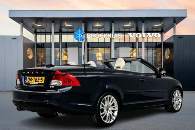 Volvo C70 (2012) thumbnail 3