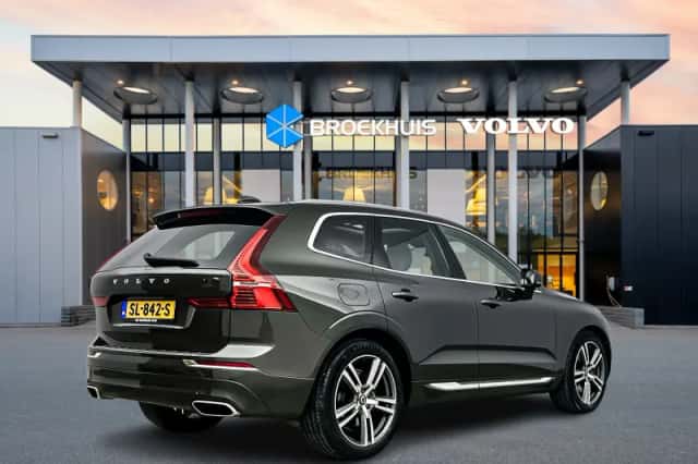 Volvo XC60 (2018) thumbnail 3