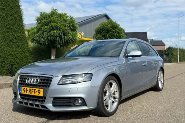 Audi A4 (2011) thumbnail 1