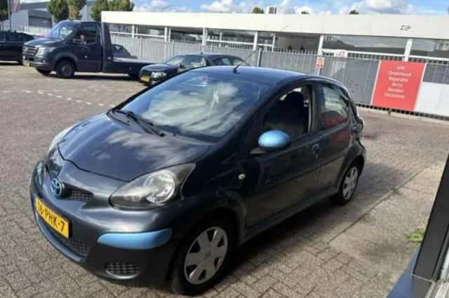 Toyota Aygo (2011) thumbnail 4