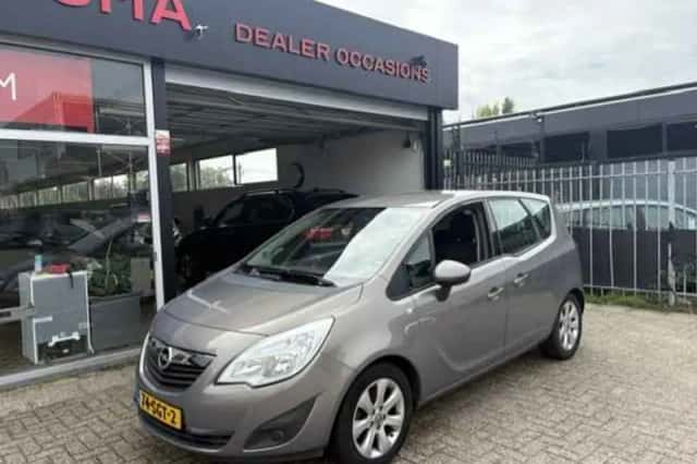 Opel Meriva (2011) thumbnail 2