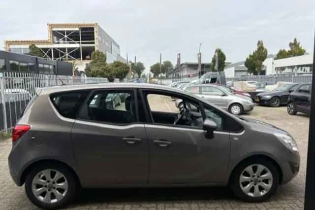 Opel Meriva (2011) thumbnail 4