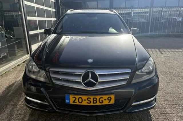 Mercedes-Benz C-Klasse (2011) thumbnail 3