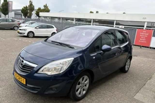 Opel Meriva (2011) thumbnail 4